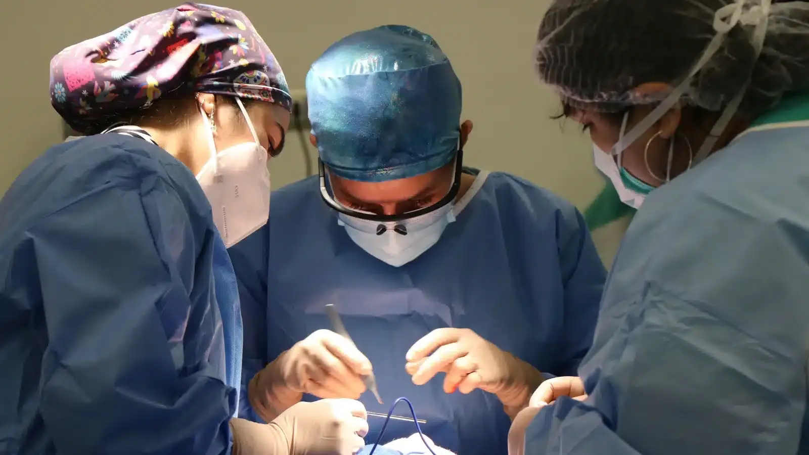 doctor doing operation