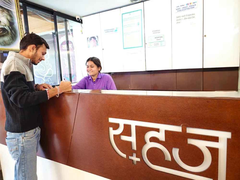 Sahaj hospital indore reception counter